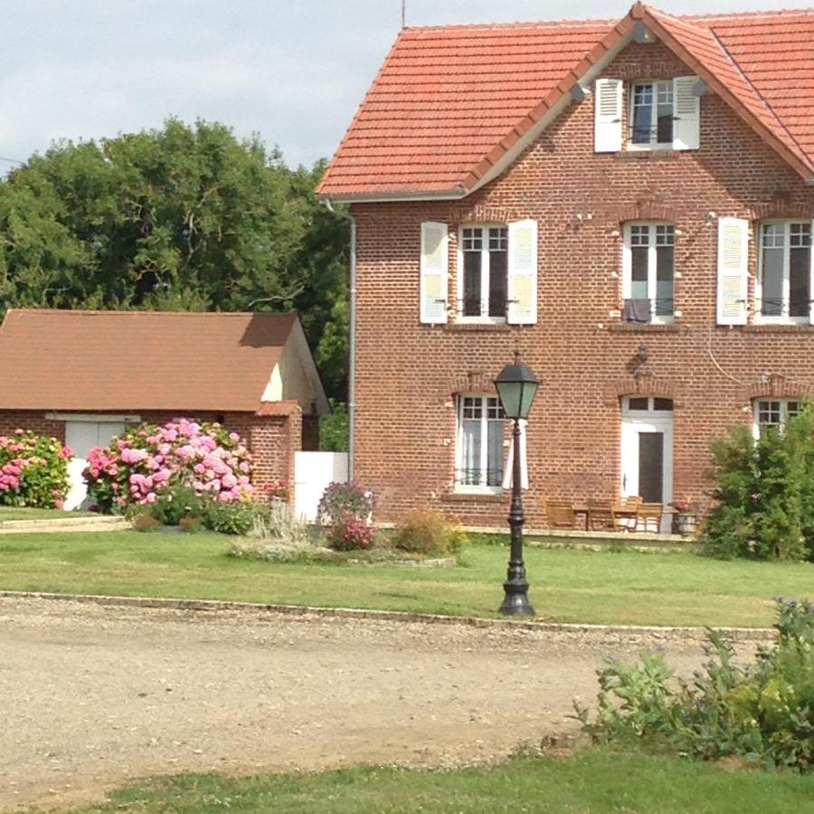 La maison d'amis Auneuil Extérieur photo